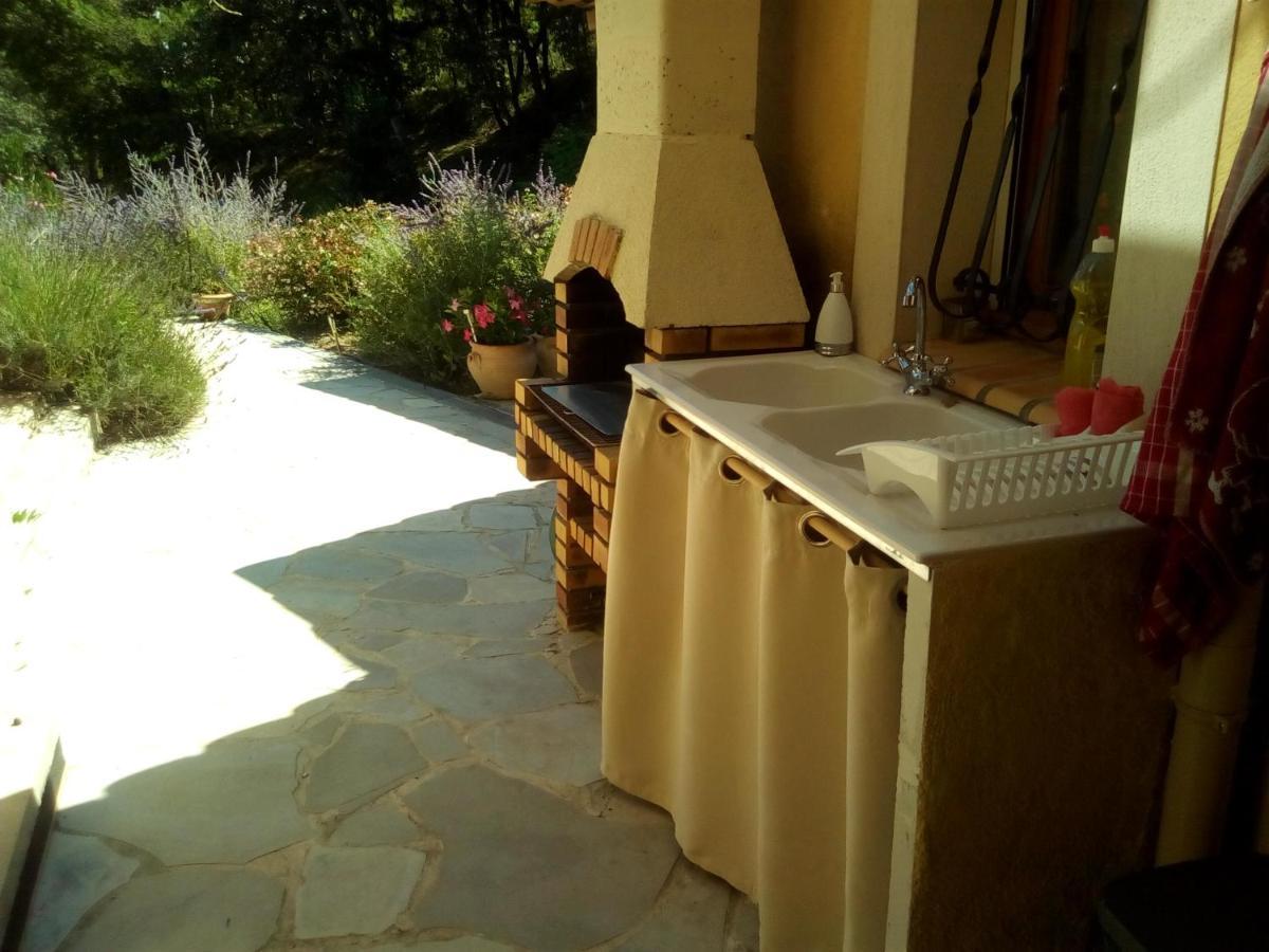 Les Cerises Bed & Breakfast Saint-Saturnin-d'Apt Exterior foto