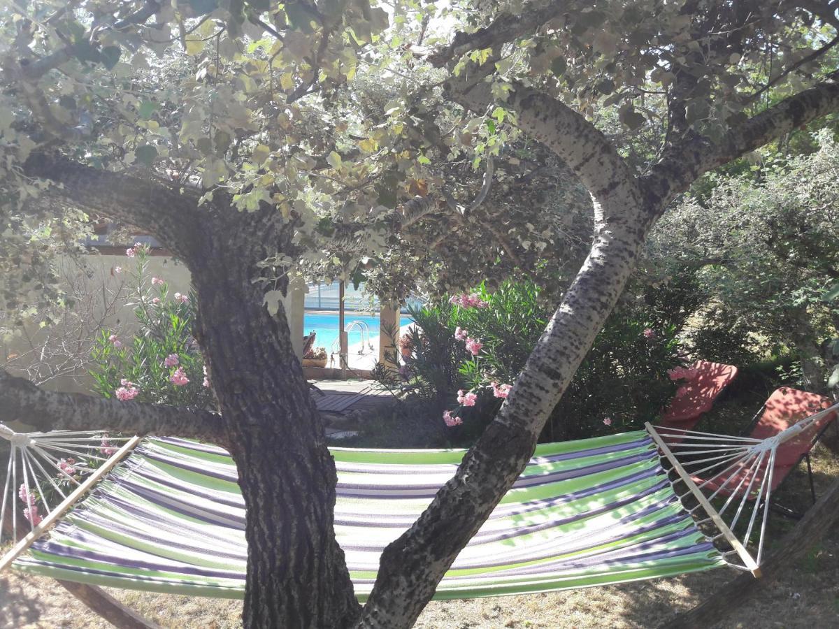 Les Cerises Bed & Breakfast Saint-Saturnin-d'Apt Exterior foto